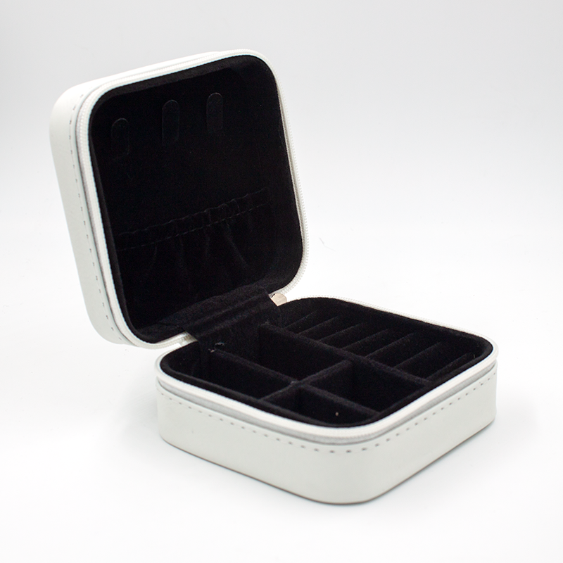 JewelryBox_white_inside