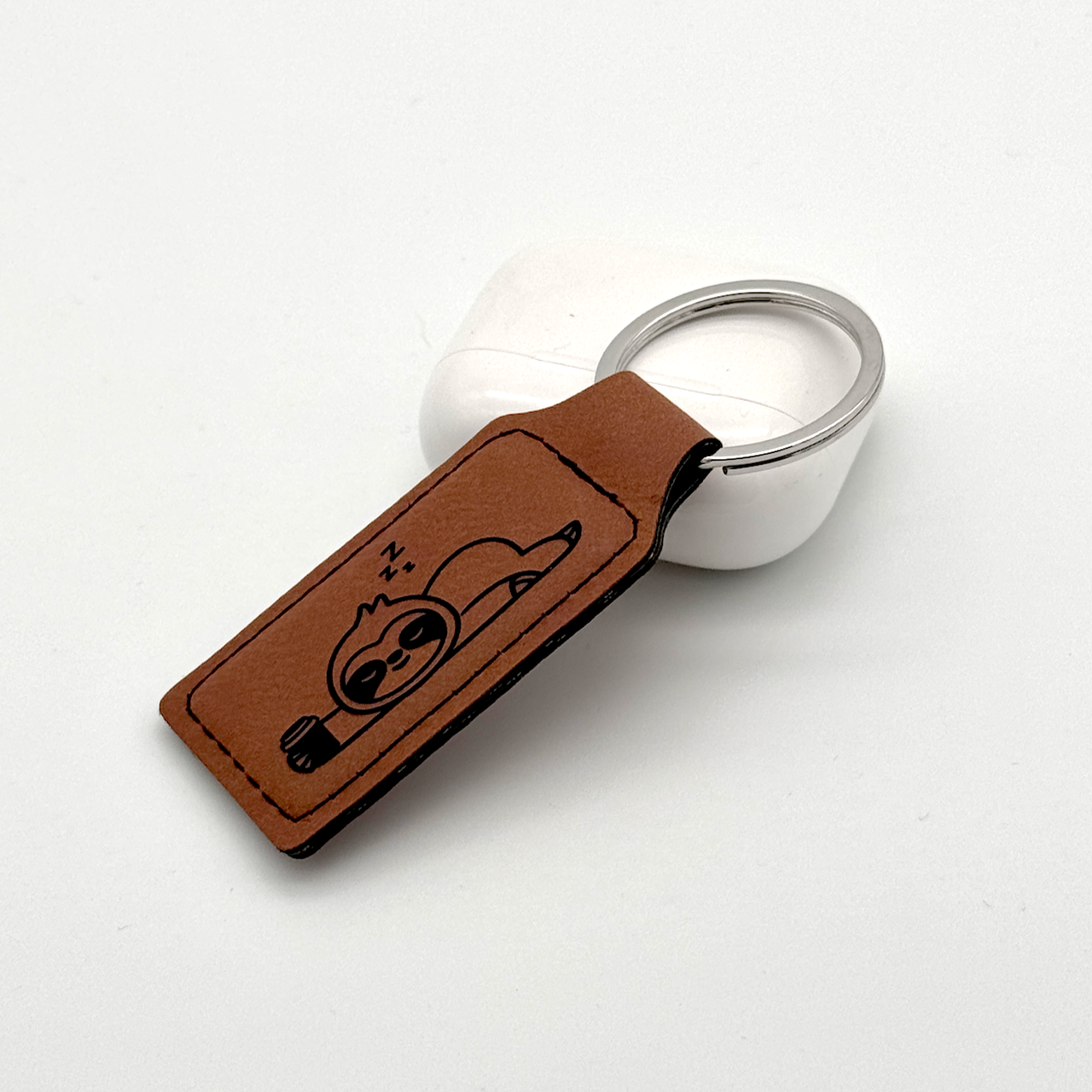 Keychain_stitched_sloth_mdbrwn